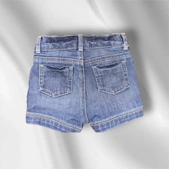 TOMMY HILFIGER KIDS' EMBROIDERED FLAG LOGO T-SHIRT & JEAN SHORTS - Picture 4 of 6